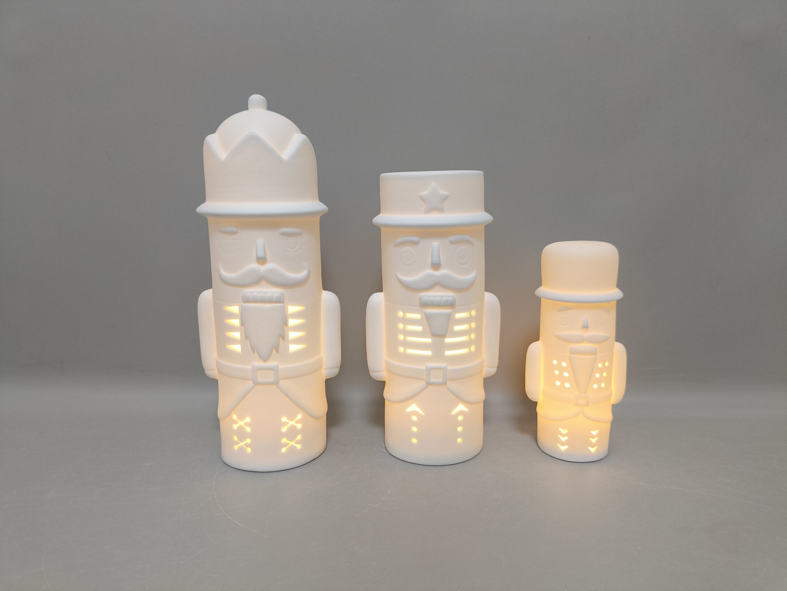 Teruier-Manufacturer of Red Cherry-Inspired Vases