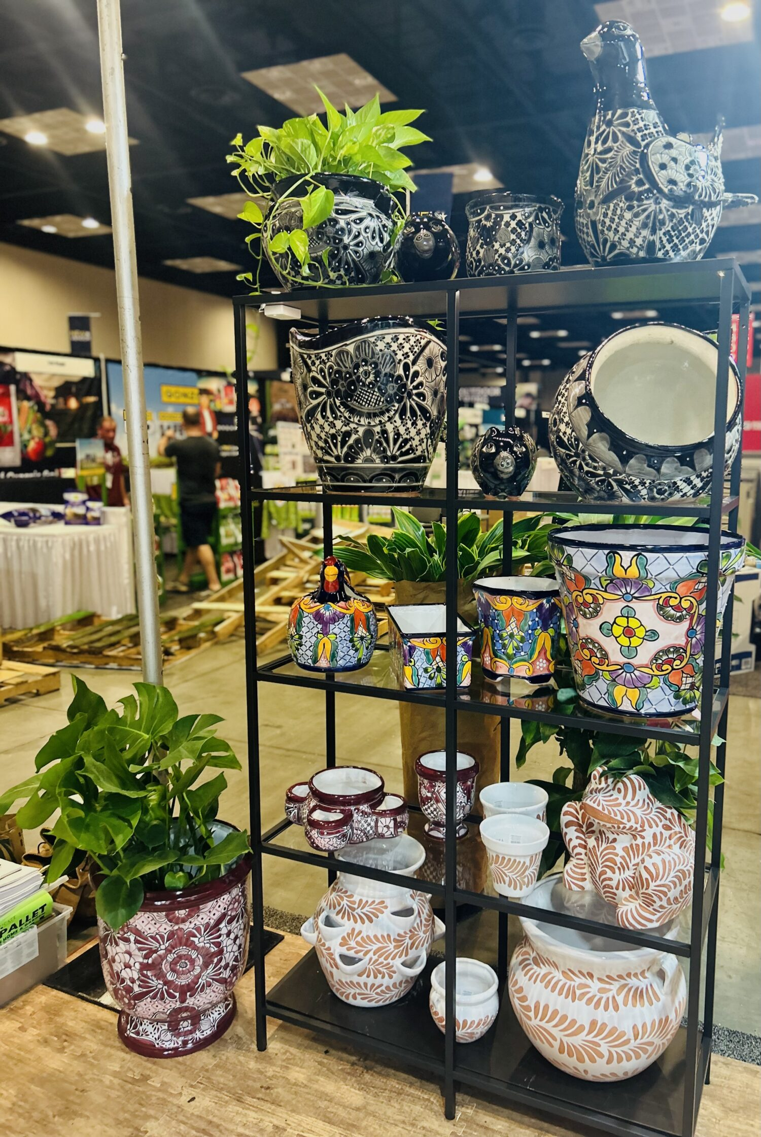 OEM Pottery Manufacturer Guide: Custom Vases & Centerpieces