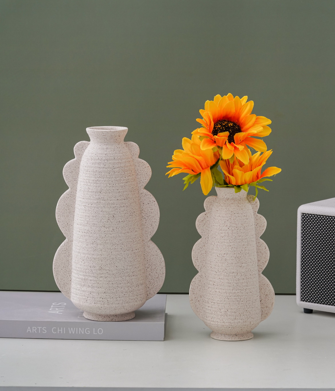 OEM Pottery Manufacturer: Direct-from-Factory Decorative Vases for Retailers