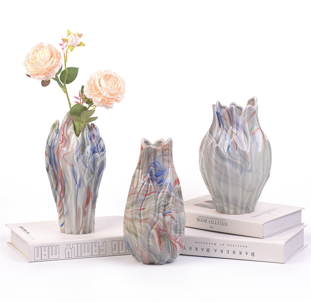 U.S. Interior Design Ceramic Crafts: Why the Right Vase Now Does More Work Than an Entire Shelf of Decor