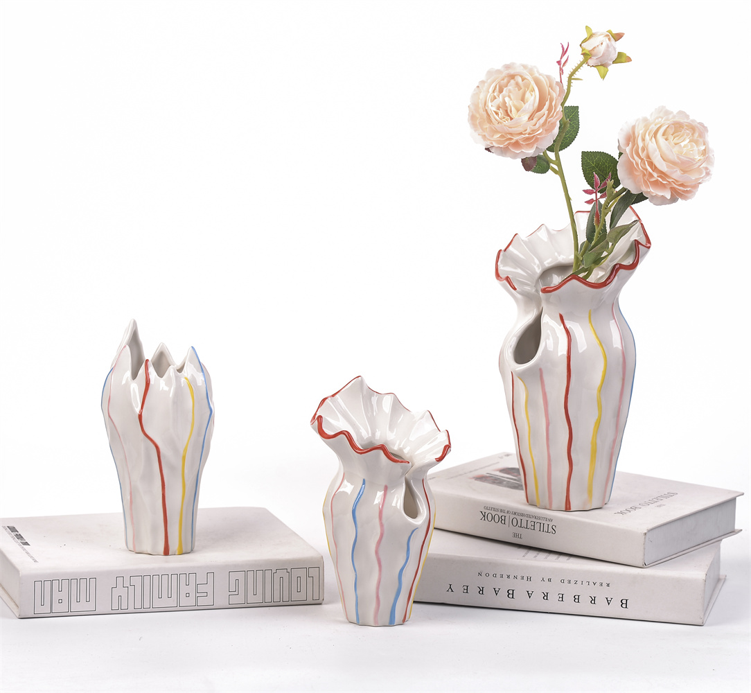 Why Chinese Ceramic Home Decor Wholesale Works Best When It Feels Curated, Not Commodity