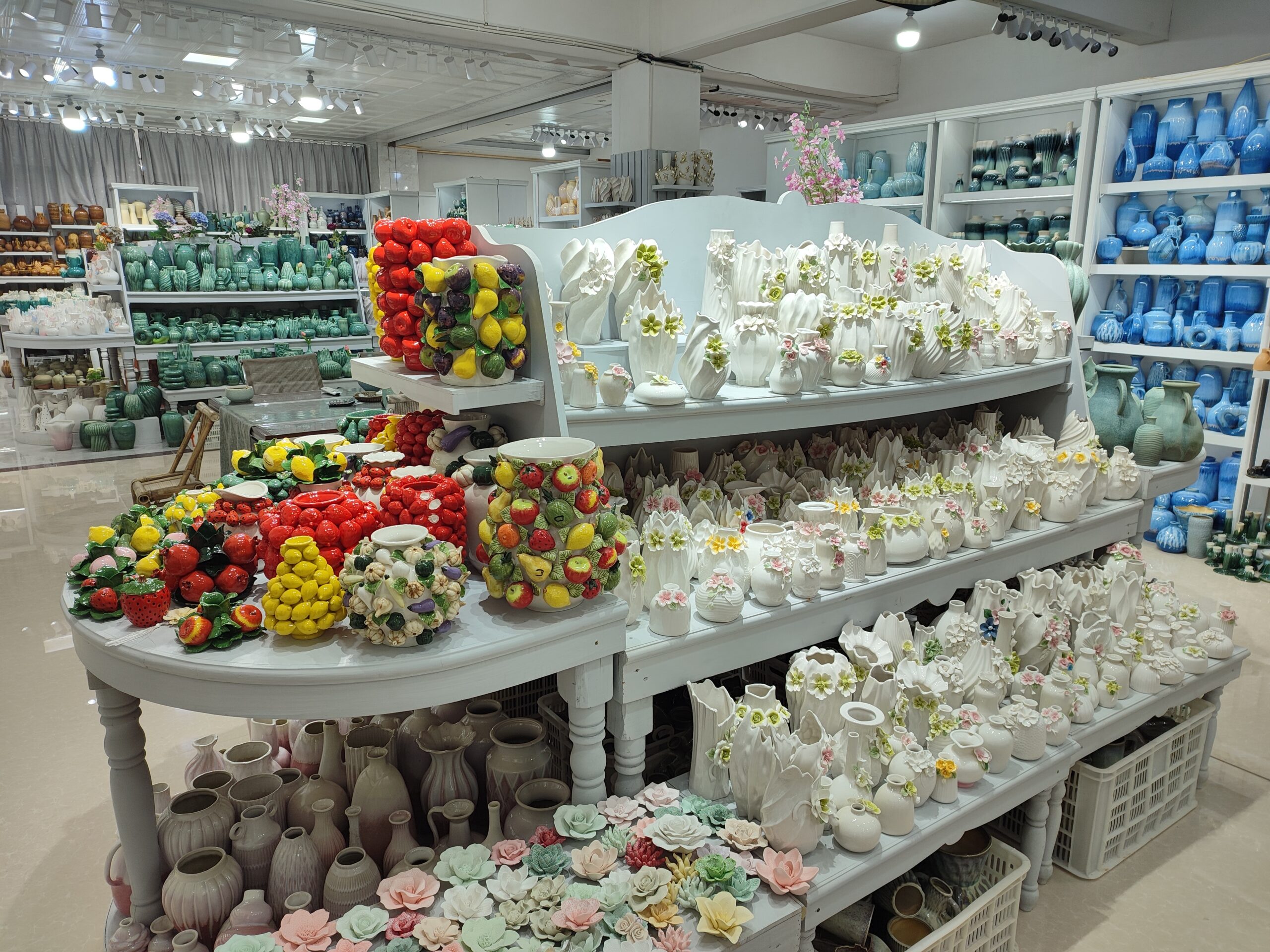 The One Styling Shortcut I Buy in Bulk: Why Modern Ceramic Vases Win Every 2026 Project