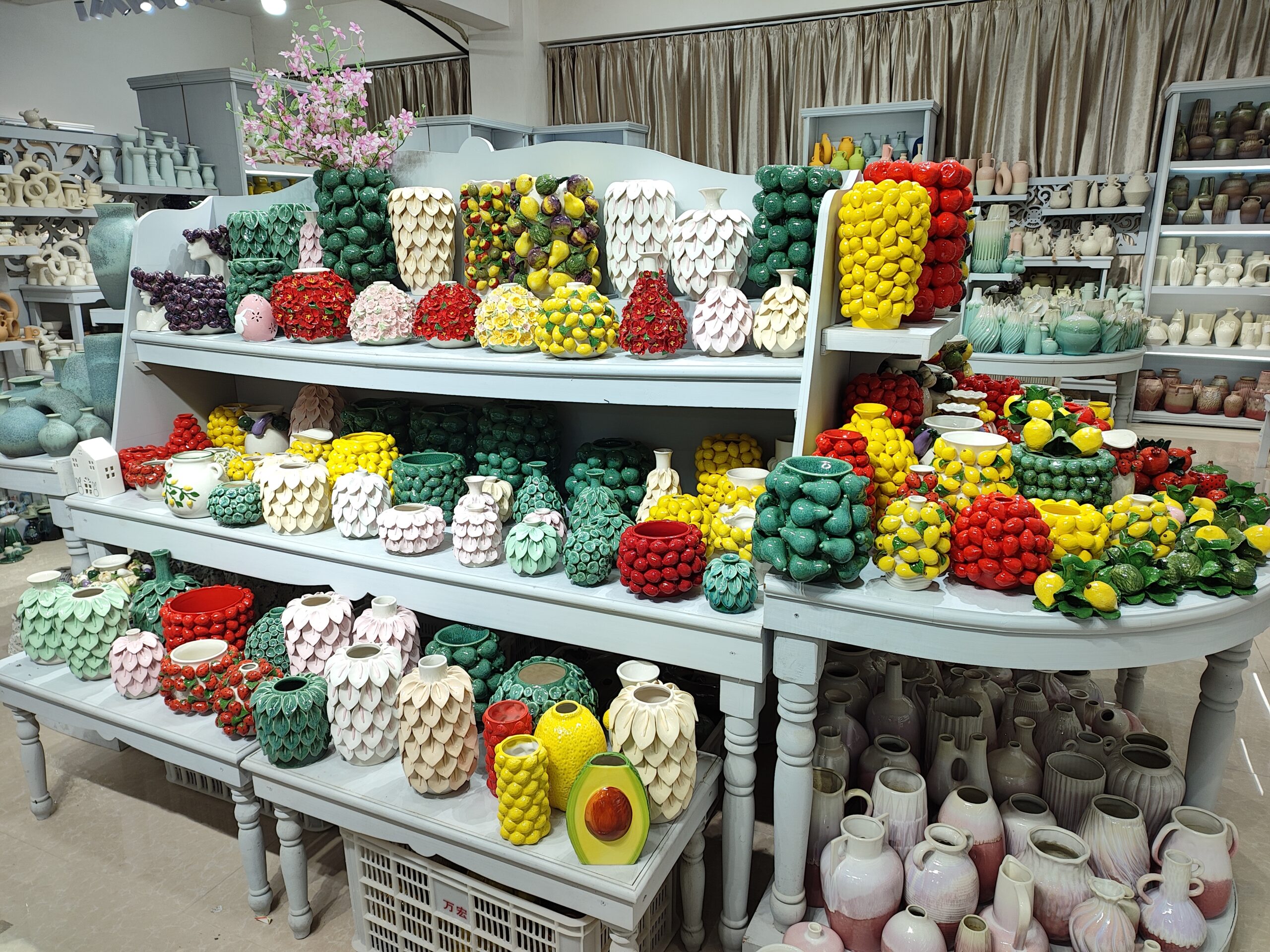 Ceramic Vase Manufacturer: How Designers Source Statement Vases That Sell in 2026