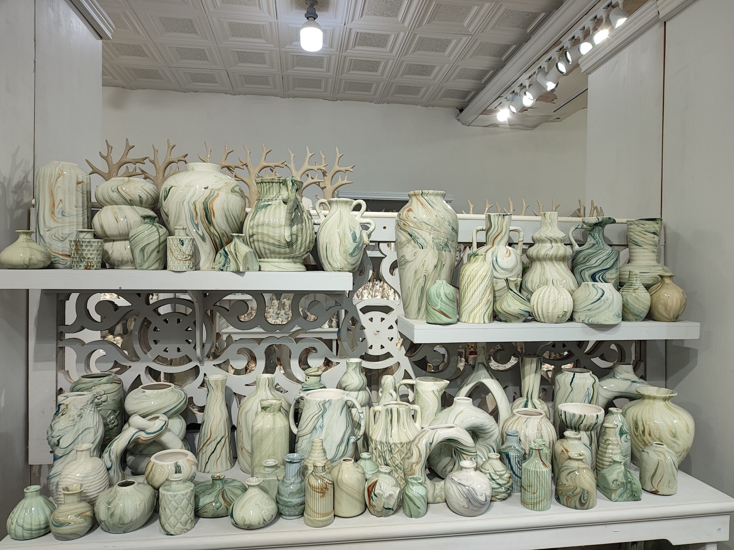 Why a Good Home Decor Distributor Program Should Feel Calm, Curated, and Commercially Smart